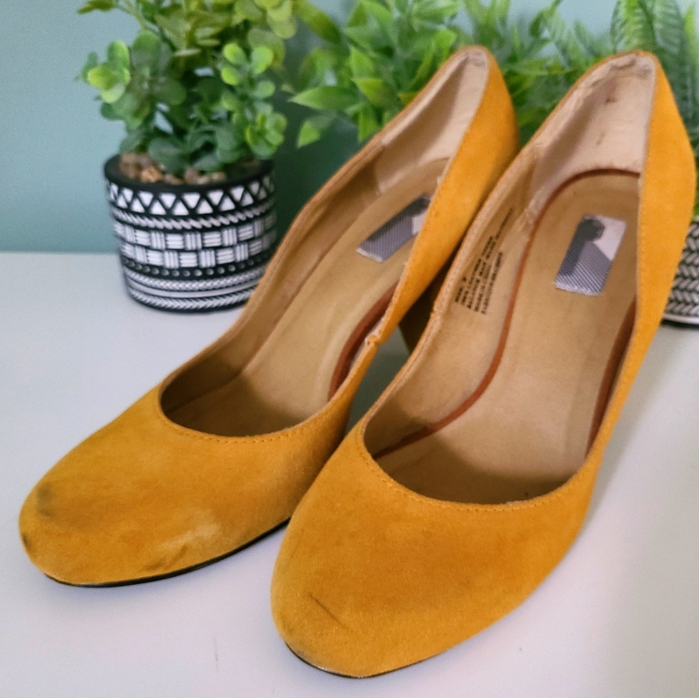 Mustard Yellow Urban Outfitters Suede Pumps